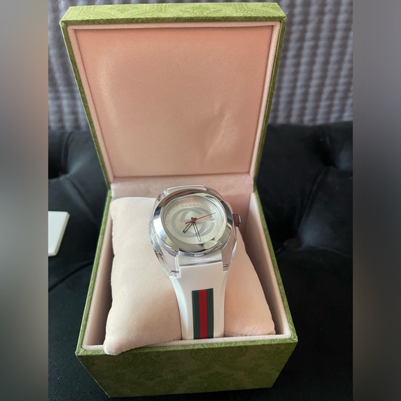 Gucci new white rubber watch. Purchased from Nordstroms.  Never worn with tags - Picture 8 of 9